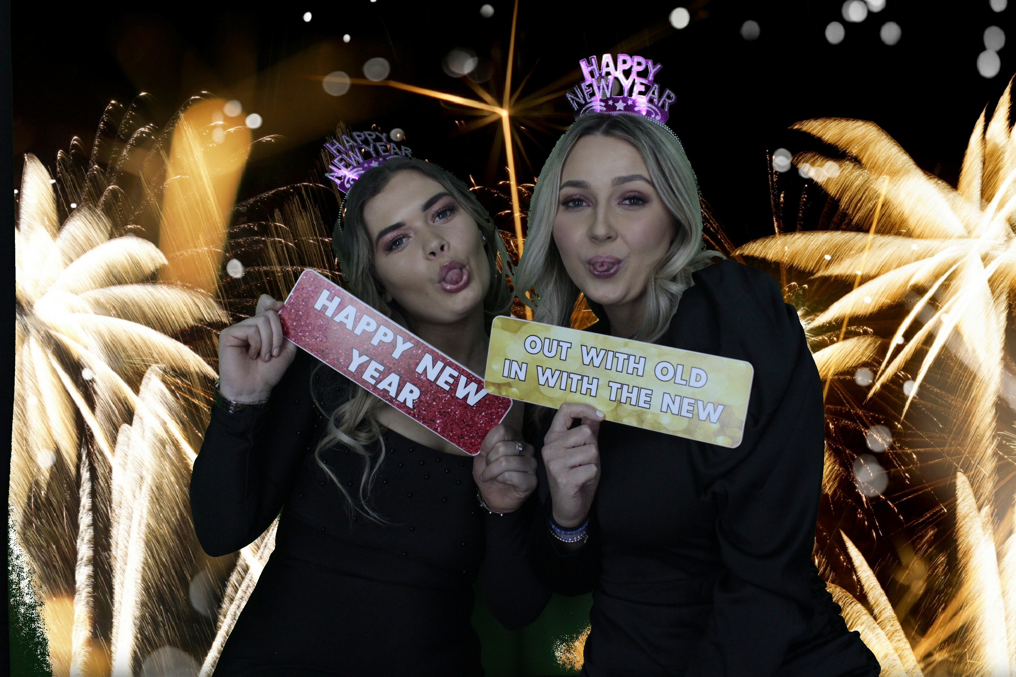NYE Party | View more photos from the event at gallery.myphotoboothexperience.co.uk/u/MyPhotoBoothExperienceLtd/NYE-Party